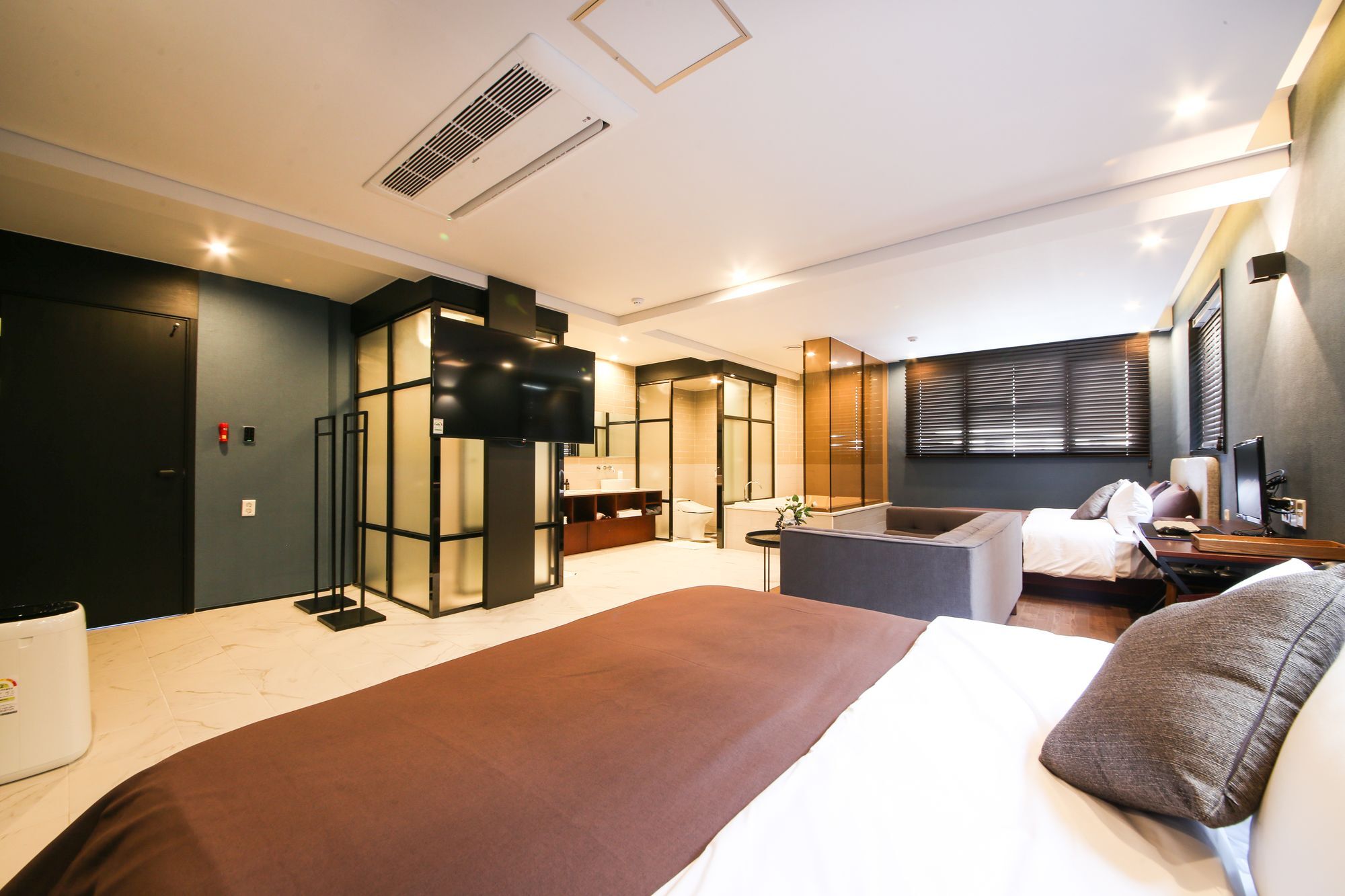 Brown Dot Hotel Yangjeong Busan Eksteriør billede